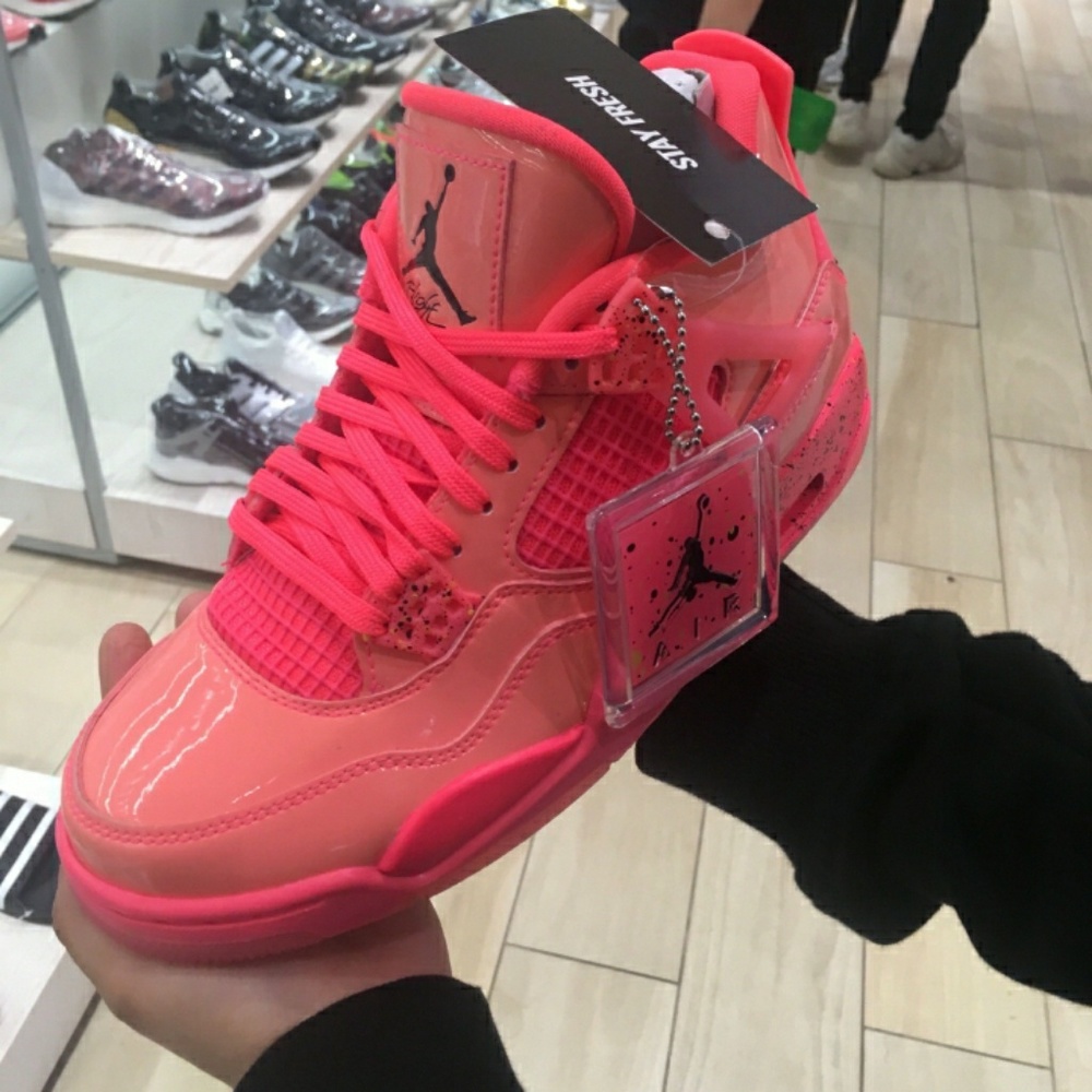 Meet your Posher, Sarina